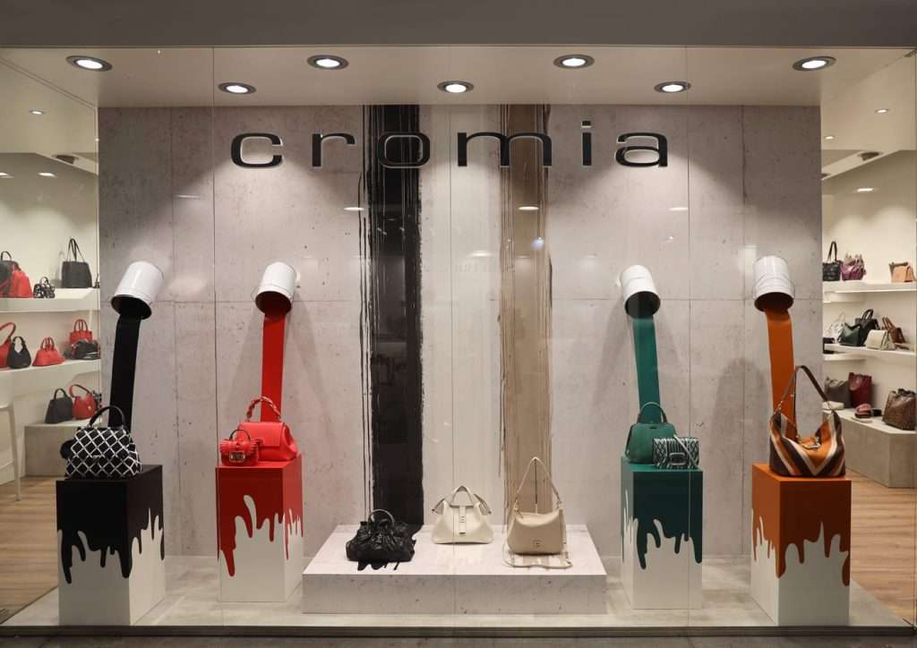 Mipel è una fiera del settore pelletteria dedicata a buyer e artigiani. CROMIA, stand curato da Franco Pupillo, è stato fra i più innovativi.