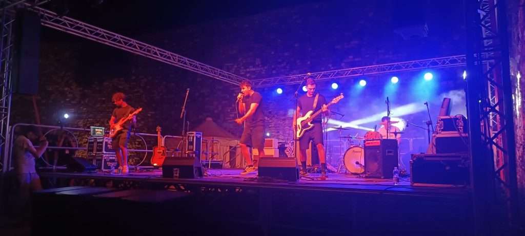Silky Hearts THE DEVILS Vegas on Bass serravalle rock