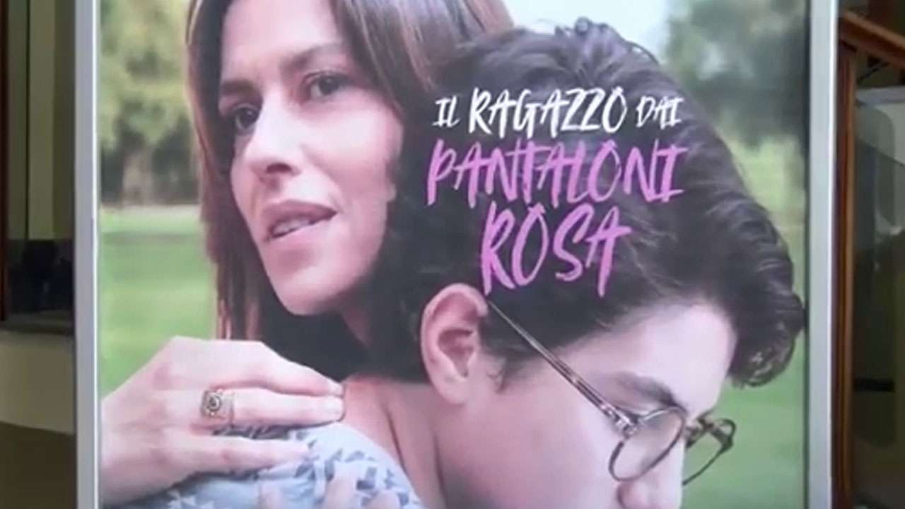 il ragazzo dai pantaloni rosa