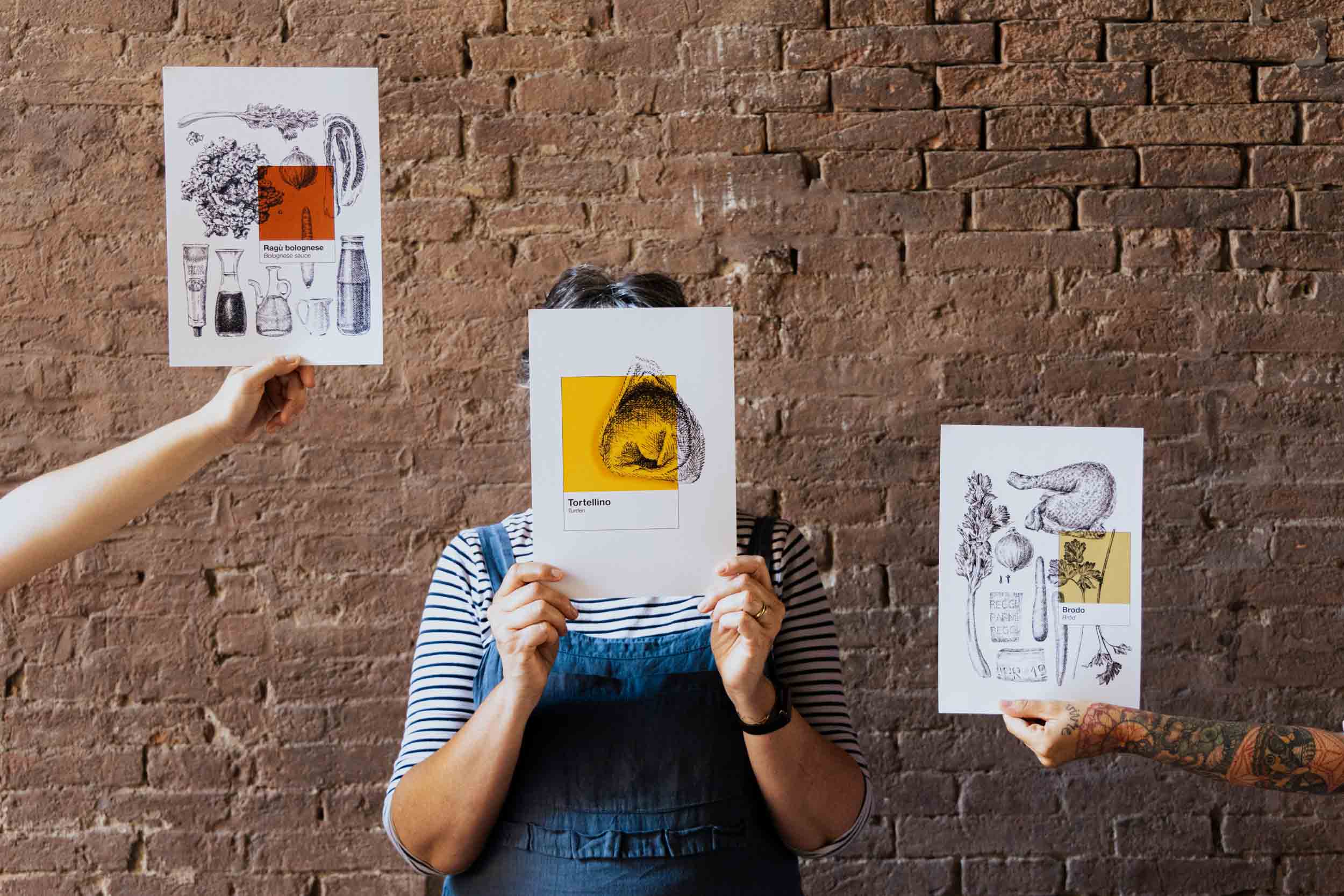 Ho avuto il piacere di intervistare Cristina Cati, creativa, illustratrice e fondatrice di Modoro, impossibile non innamorarsi dei suoi complementi d'arredo per la cucina e gli accessori per "gli amanti del buon cibo" come ama definire lei.