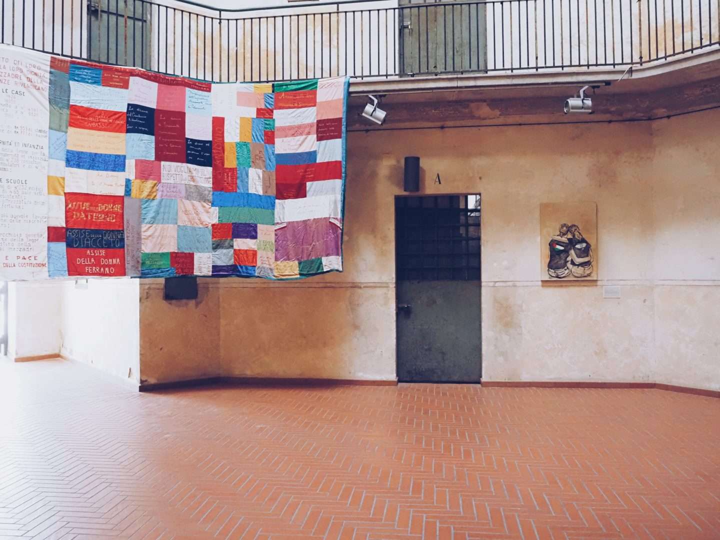 “Peace & Care” è la mostra promossa da Fondazione Valore Lavoro, CGIL Toscana, FILCAMS Cgil Toscana e SPI Cgil Toscana che è stata inaugurata mercoledì 5 marzo (con musiche di Letizia Fuochi) e sarà visitabile fino al 25 aprile a Firenze presso il Semiottagono delle Murate in piazza Madonna della Neve (ingresso libero dal lunedì al venerdì ore 9-13 e 14-16.