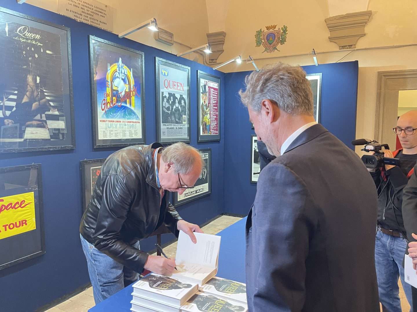 QUEEN UNSEEN – Peter Hince