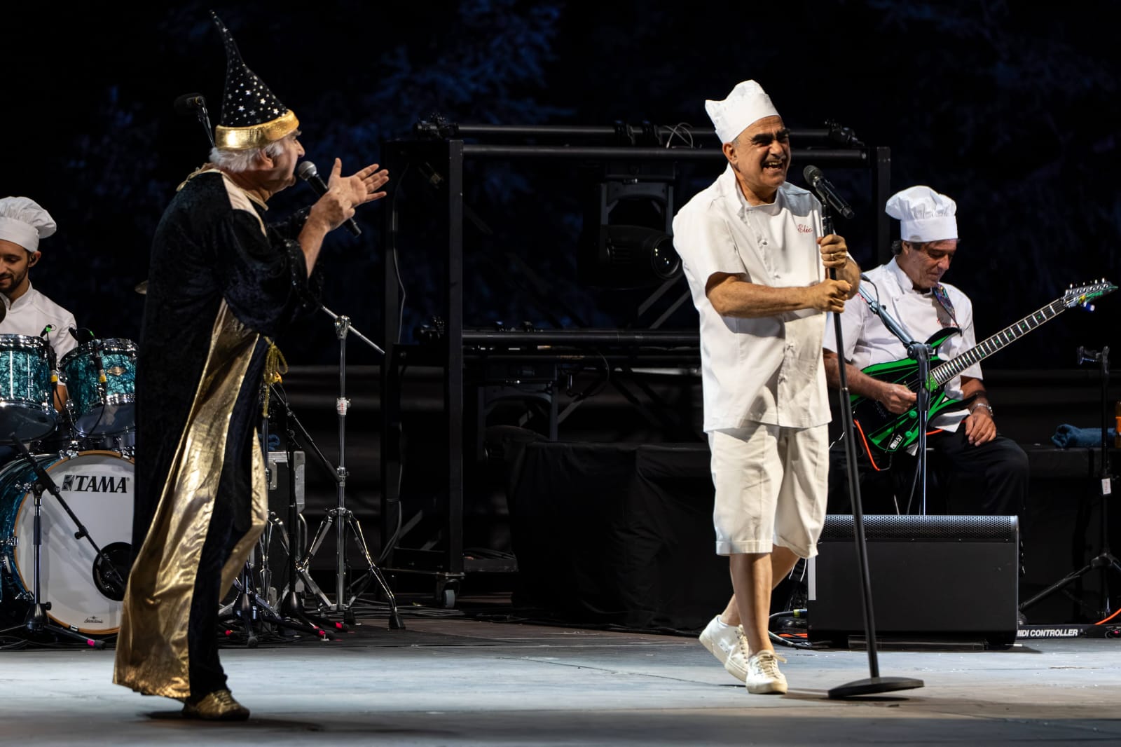 Elio e le Storie Tese al Musart Festival: a Pratolino il tour "À la carte" ricorda perché il palco è ancora il vero banco di prova