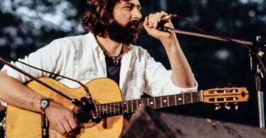 Francesco Guccini: con la sua scomparsa se ne va soprattutto un uomo che non ha mai sentito il bisogno di costruire un personaggio